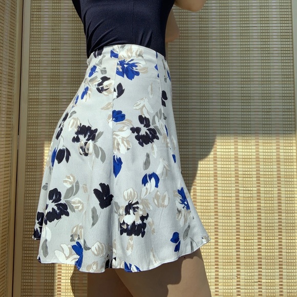 Banana Republic Dresses & Skirts - Banana Republic Summer Flower Skirt